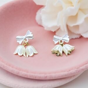 White Pookie Flower Shape Korean Trending Earring - Image 1